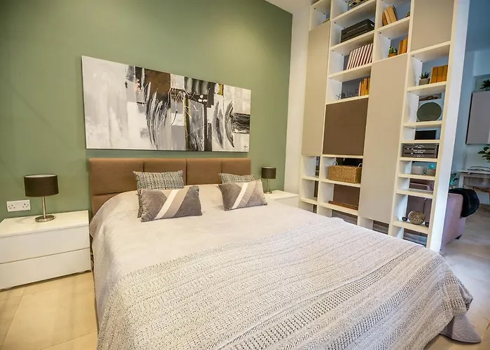 Spacious Studio Apartment Sliema